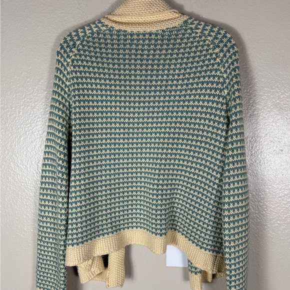 THE GREAT. The Minicheck Lodge Cardigan in Morning Sky - Picture 11 of 13